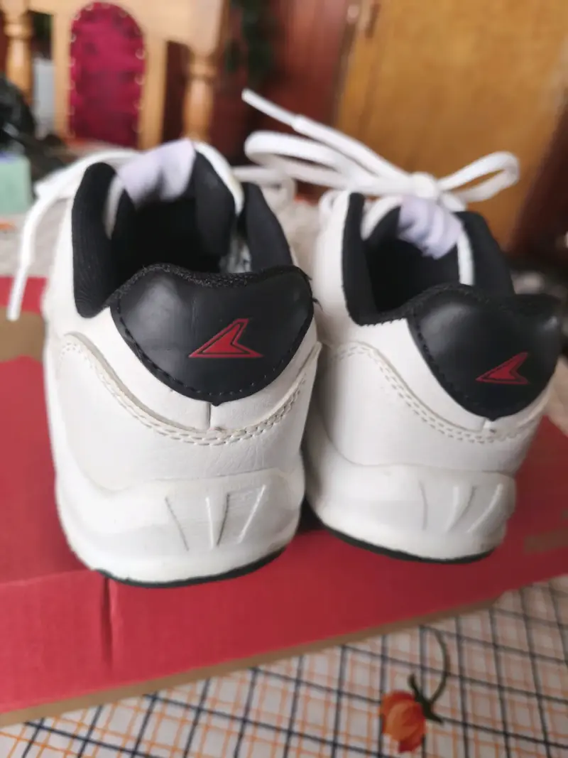 Zapatillas Reebok NRO 32 Nuevas - 2