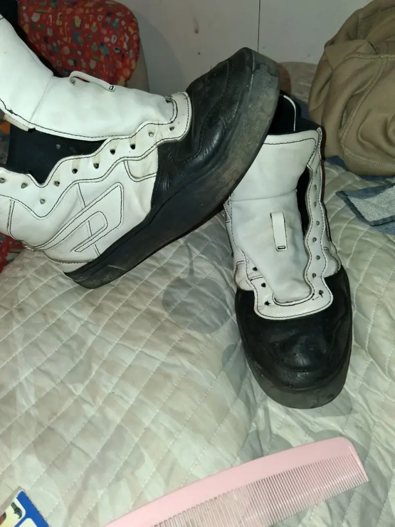 Zapatillas altas de cuero blancas y negras - 3