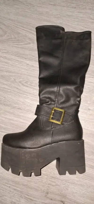 Botas Bucaneras Plataforma Negras Nuevas - miniatura 2