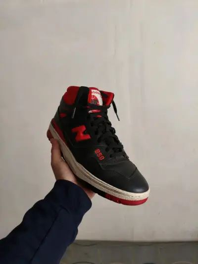 Zapatillas deportivas New Balance 650 negras y rojas - miniatura 1