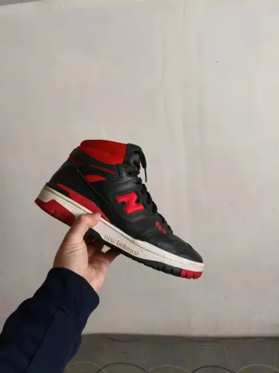 Zapatillas deportivas New Balance 650 negras y rojas - miniatura 2