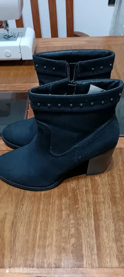 Botines negros con tacón - miniatura 1