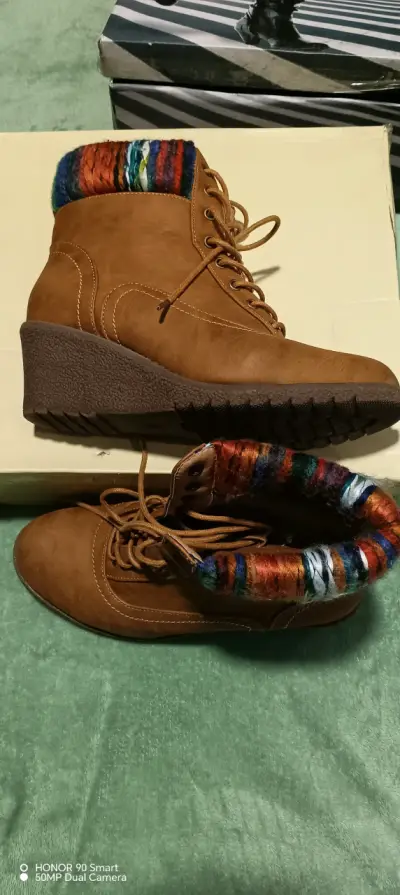 Botines negros con tacón - miniatura 2