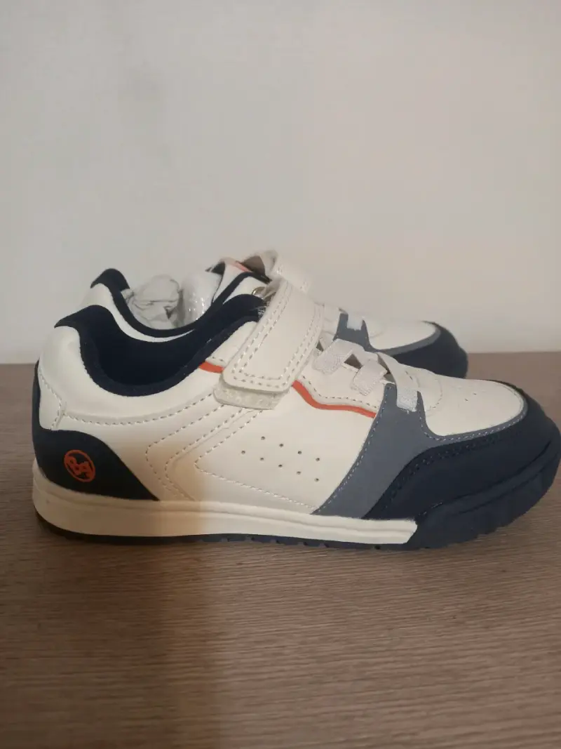 Zapatillas deportivas blancas con velcro para niños - 2