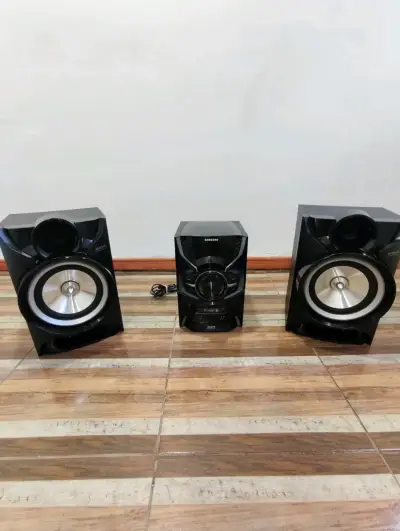 Minicomponente Samsung GIGA Sound Blast modelo MX- - miniatura 1