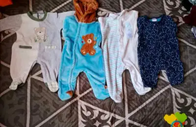 Lote de ropa usada variada en bolsas - miniatura 4