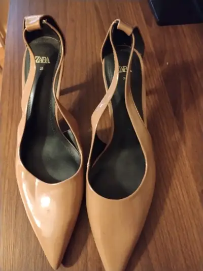 Zapatos de tacón beige Zara talla 38 - miniatura 1