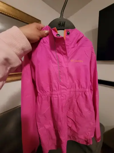 Chaqueta impermeable Columbia rosa para niña - miniatura 2