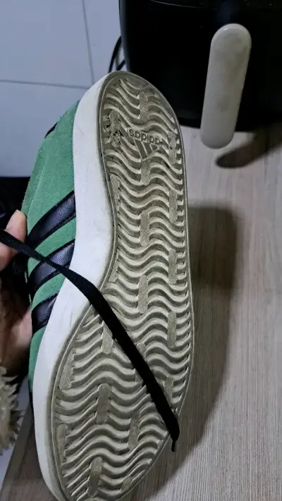 Zapatillas Adidas verdes de gamuza - miniatura 6