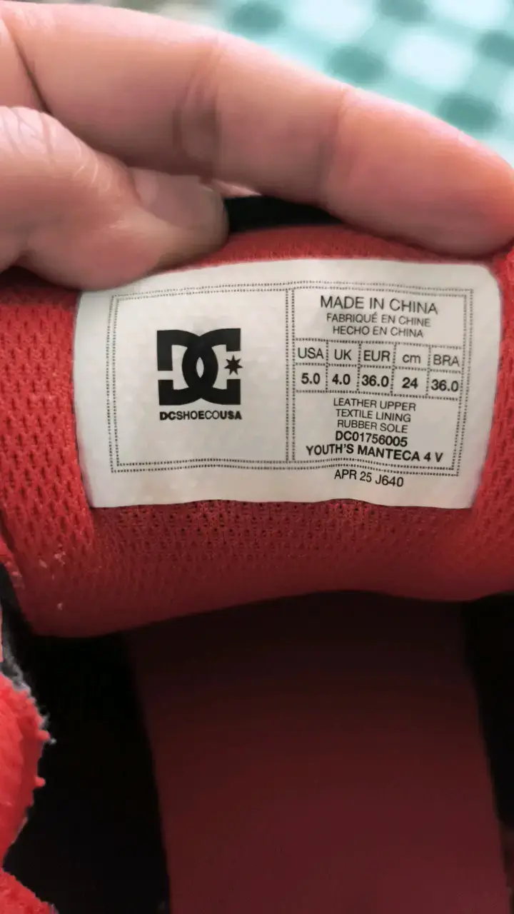 Zapatillas DC Shoes negras y rojas para niños - 5