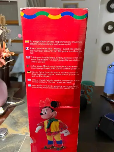 Minnie Patinadora Mickey NUEVA, CAJA SIN ABRIR - miniatura 1