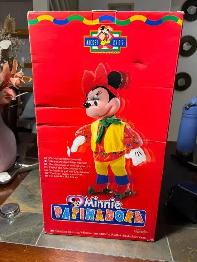 Minnie Patinadora Mickey NUEVA, CAJA SIN ABRIR - miniatura 2