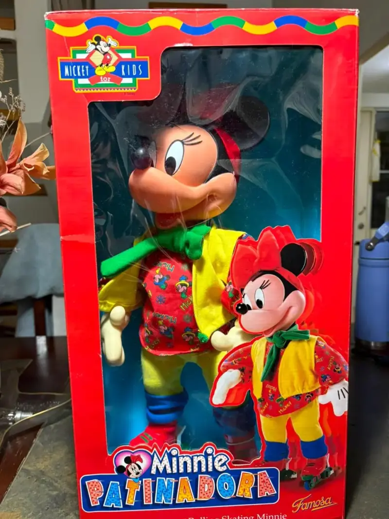 Minnie Patinadora Mickey NUEVA, CAJA SIN ABRIR - 4