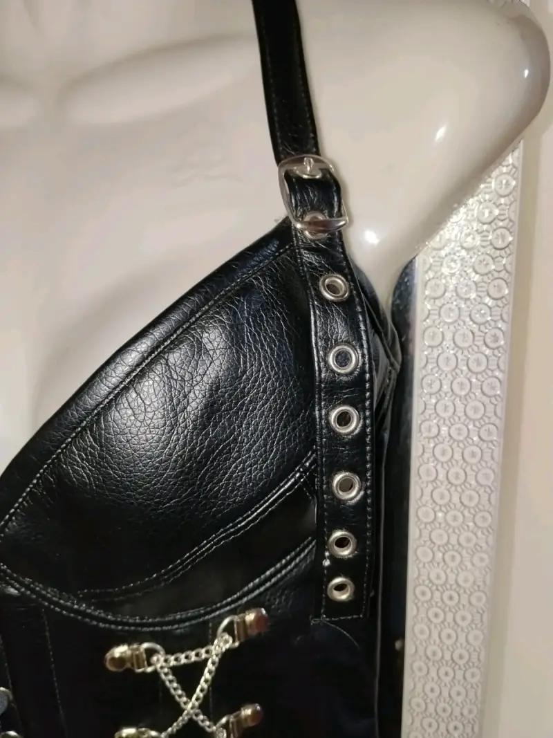 Corset de cuero negro con cadenas - 2