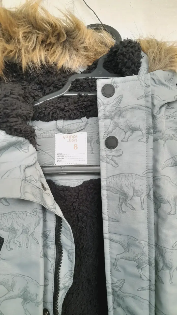 Chaqueta infantil con capucha y diseño de dinosaurios - 2