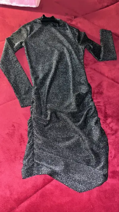 Vendo hermoso vestido talla standard - miniatura 1