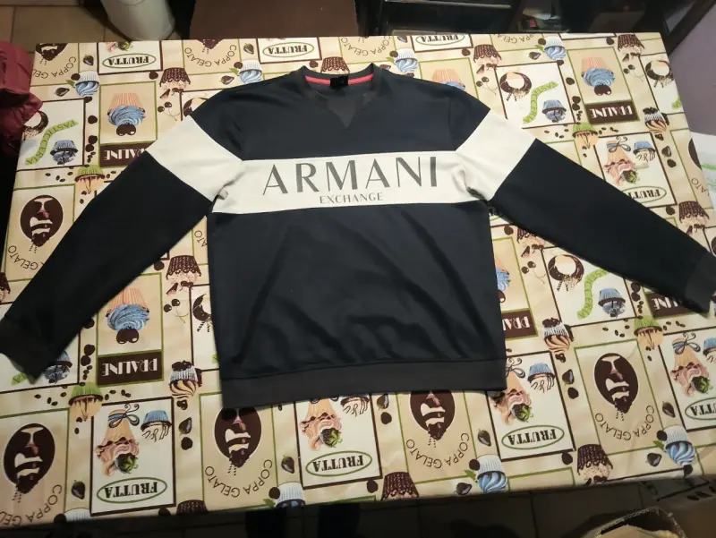 Polerón Armani Exchange negro y blanco - 1
