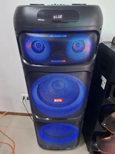Parlante Bluetooth Blik con luces LED - miniatura 1