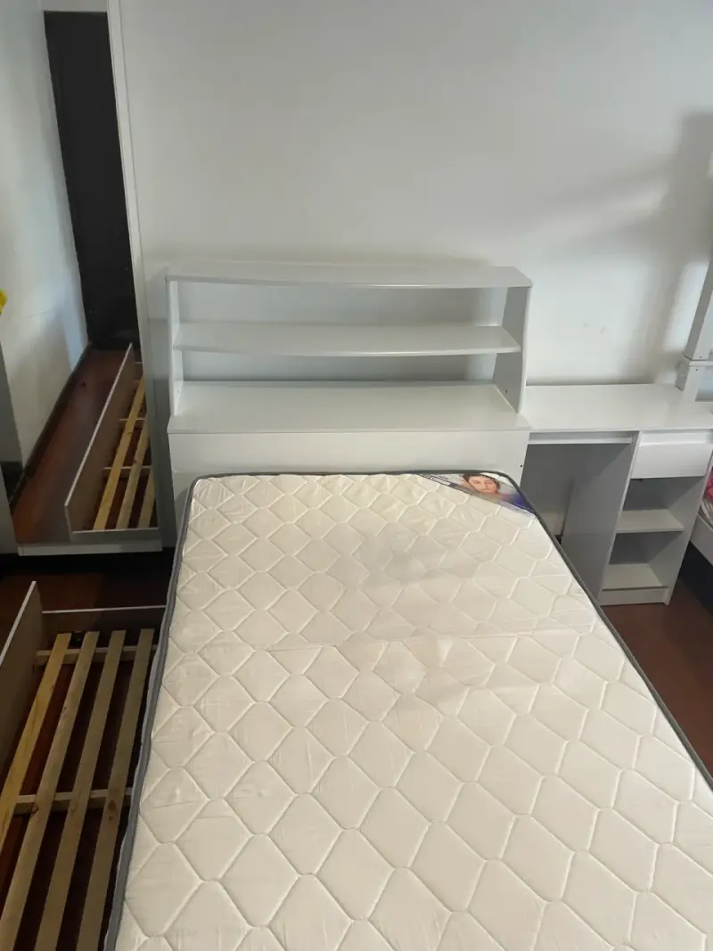 Cama individual con colchón y estantería integrada - 5