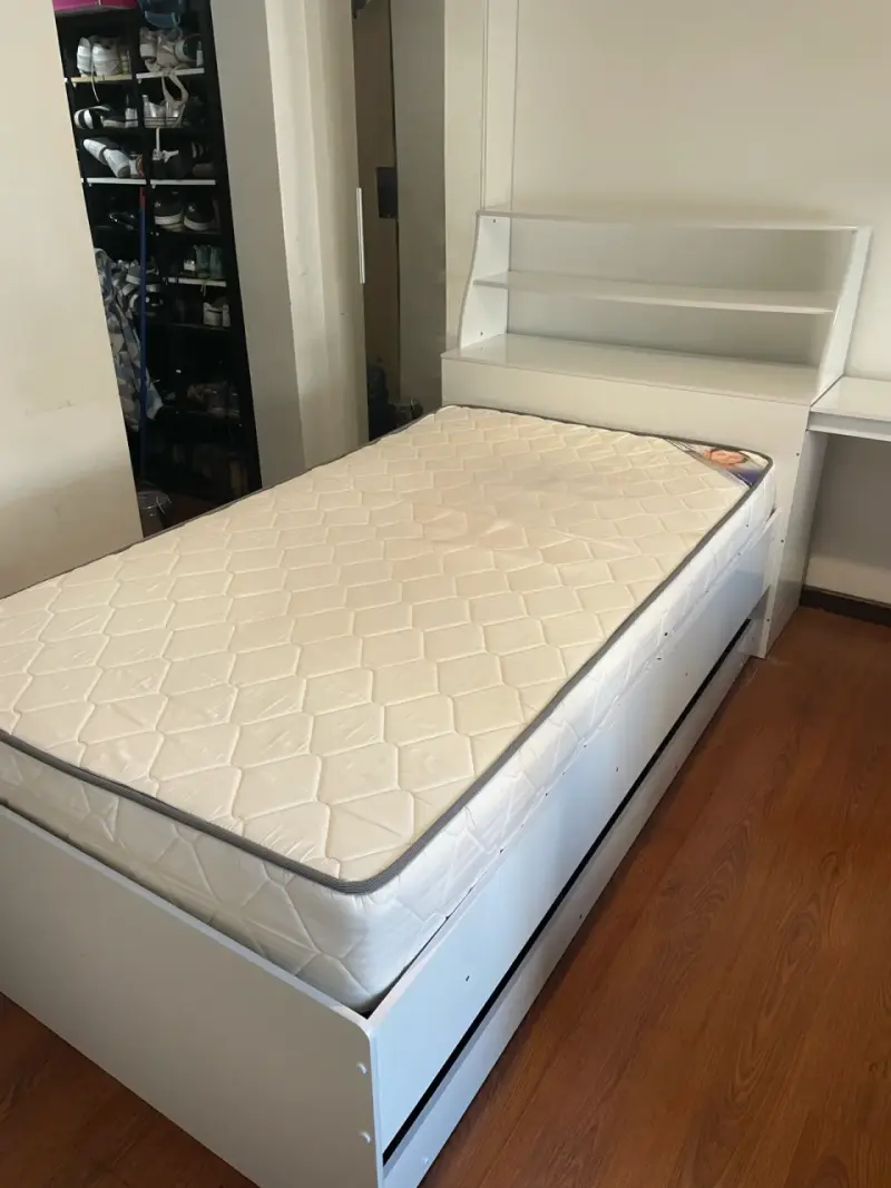 Cama individual con colchón y estantería integrada - 6