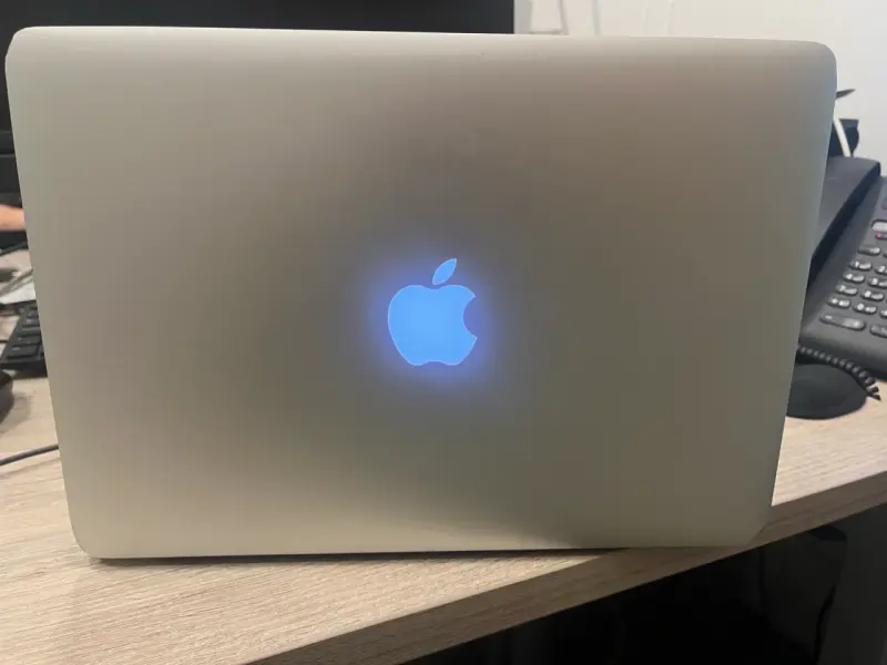 MacBook Air (13-inca, 2017) - 3