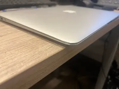 MacBook Air (13-inca, 2017) - miniatura 4