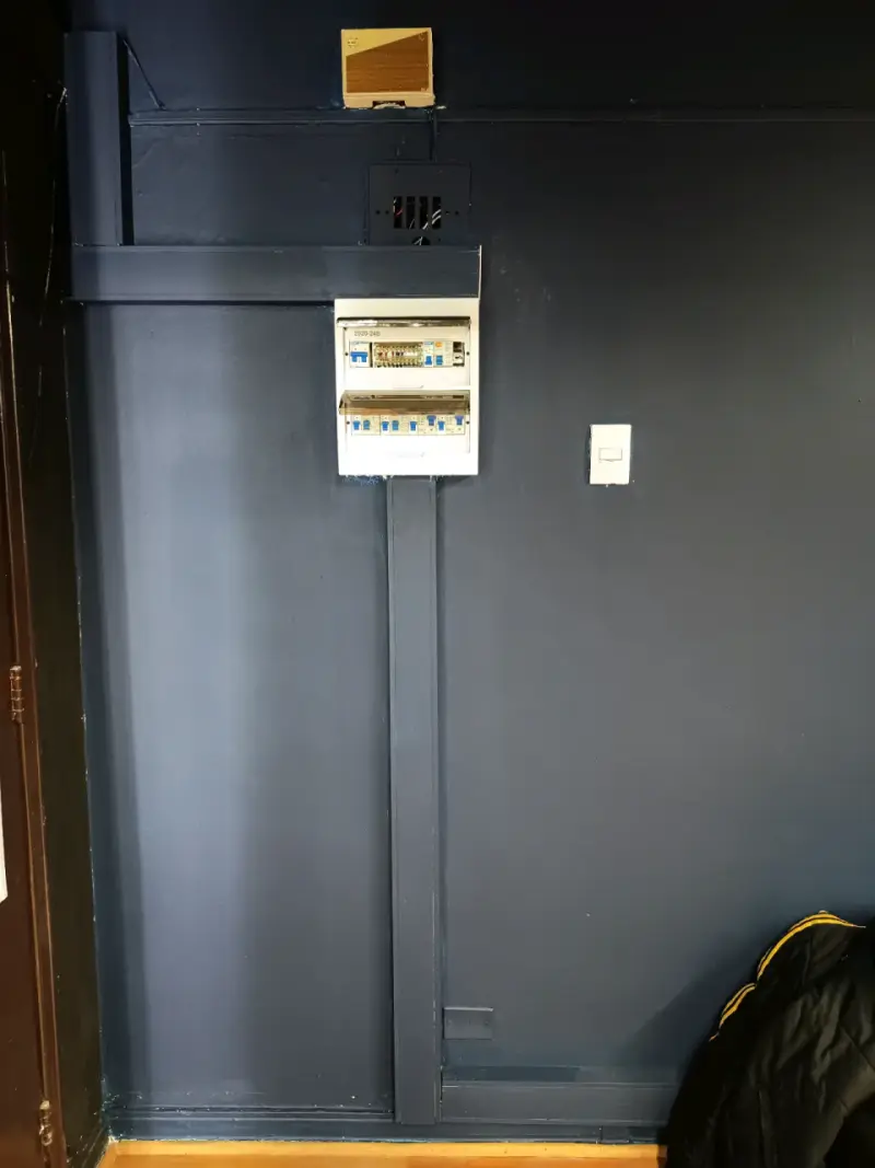 Servicios de instalaciones eléctricas profesionales - 2