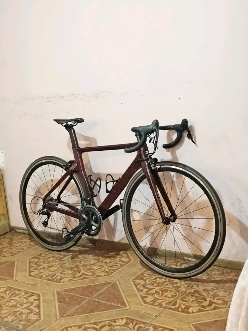 Bicicleta de carretera de carbono en excelente estado - 1