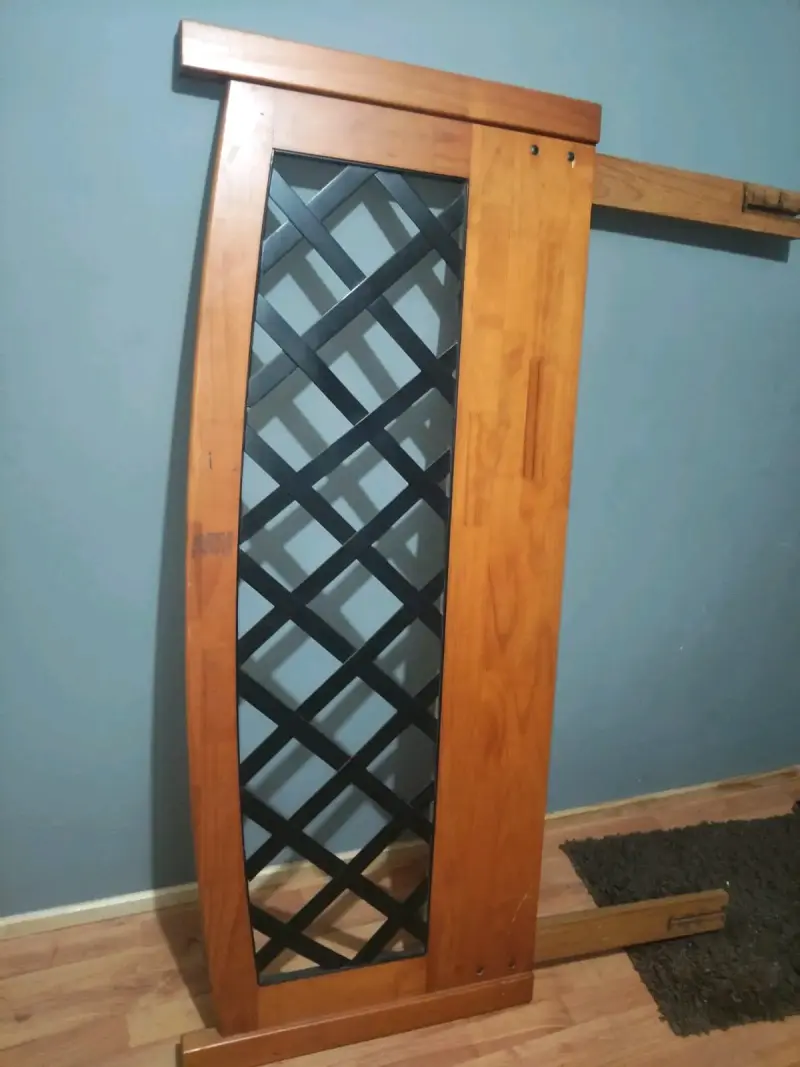 Velador de madera con cajón y puerta - 4