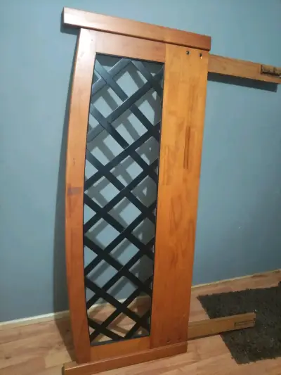 Velador de madera con cajón y puerta - miniatura 4