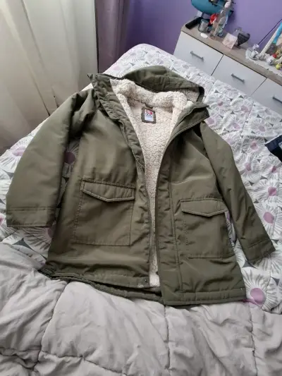 Parka verde con forro de lana para invierno - miniatura 2