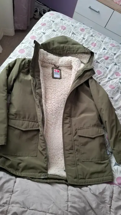Parka verde con forro de lana para invierno - miniatura 4