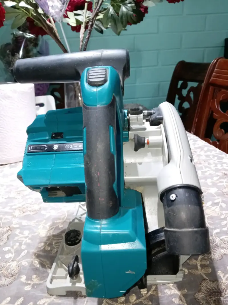 Sierra Circular Makita 36V con Baterías Incluidas - 2