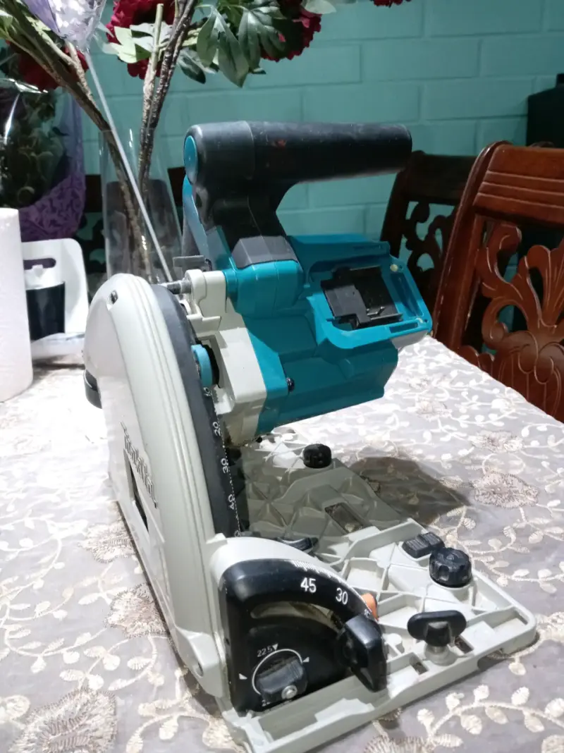 Sierra Circular Makita 36V con Baterías Incluidas - 5