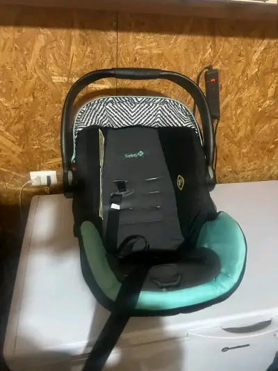 Silla de auto para bebé con diseño seguro - miniatura 2