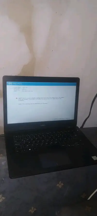 Laptop Dell con pantalla de 15 pulgadaspara repara - miniatura 1