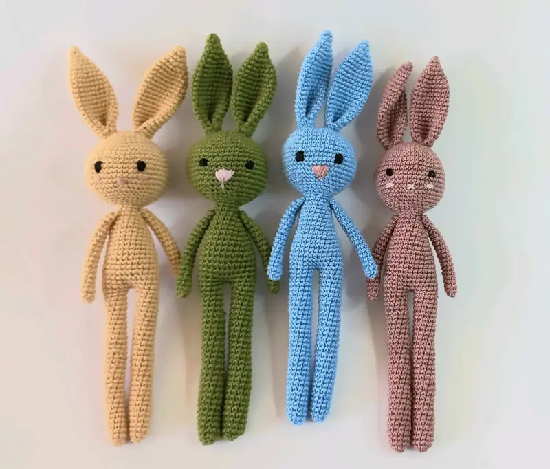 Muñecos de Conejo Tejidos a Mano en Colores Variados - 1