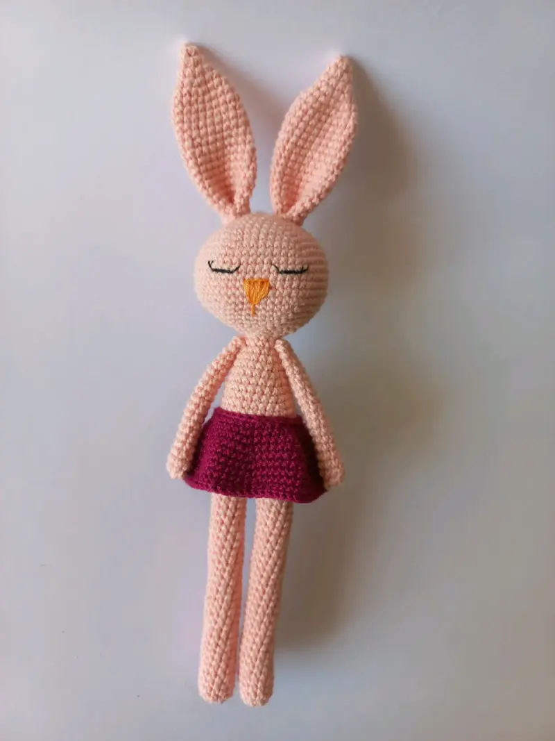 Muñecos de Conejo Tejidos a Mano en Colores Variados - 4