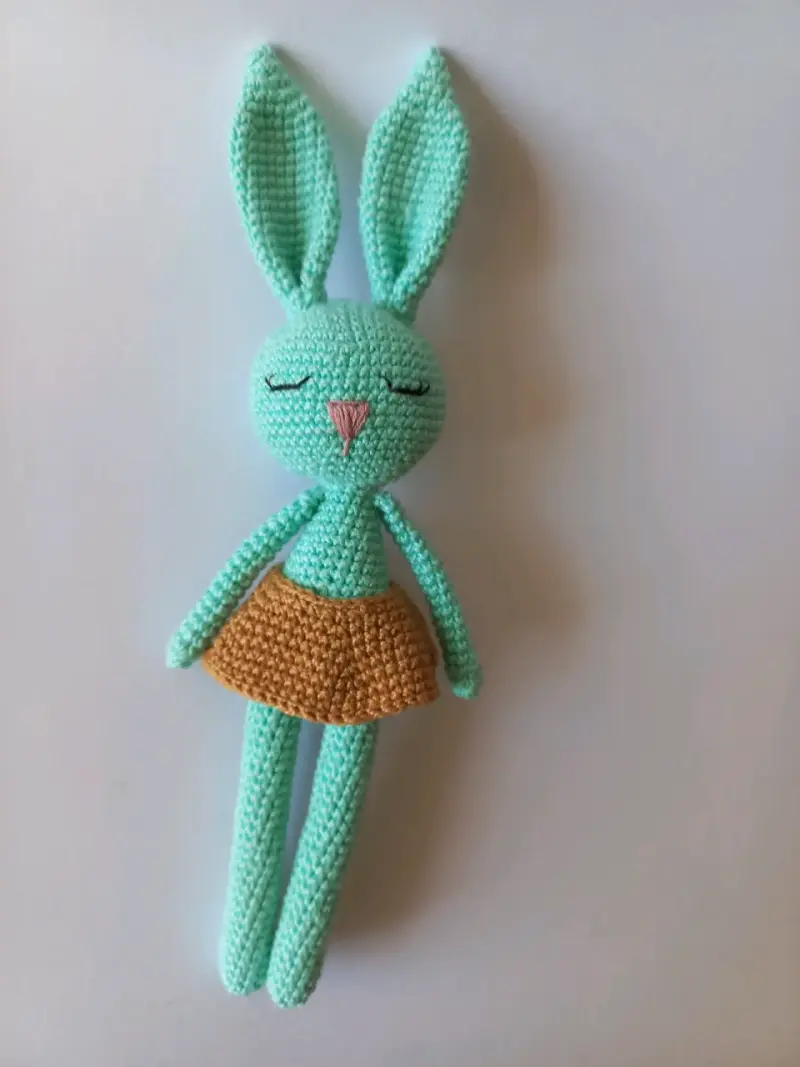 Muñecos de Conejo Tejidos a Mano en Colores Variados - 5