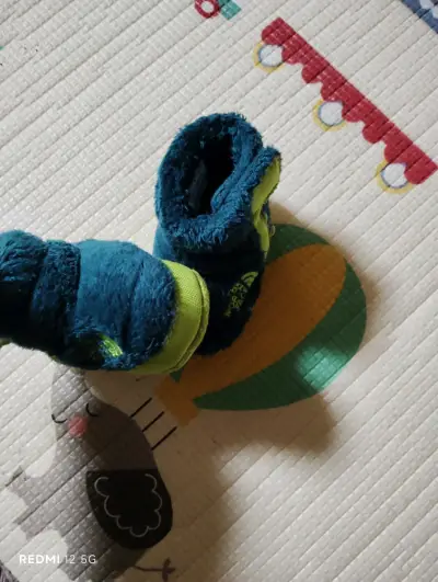 Botines de bebé azul y verde con forro polar - miniatura 1