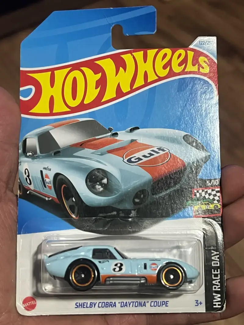 Hot Wheels Shelby Cobra Daytona Coupe edición Gulf