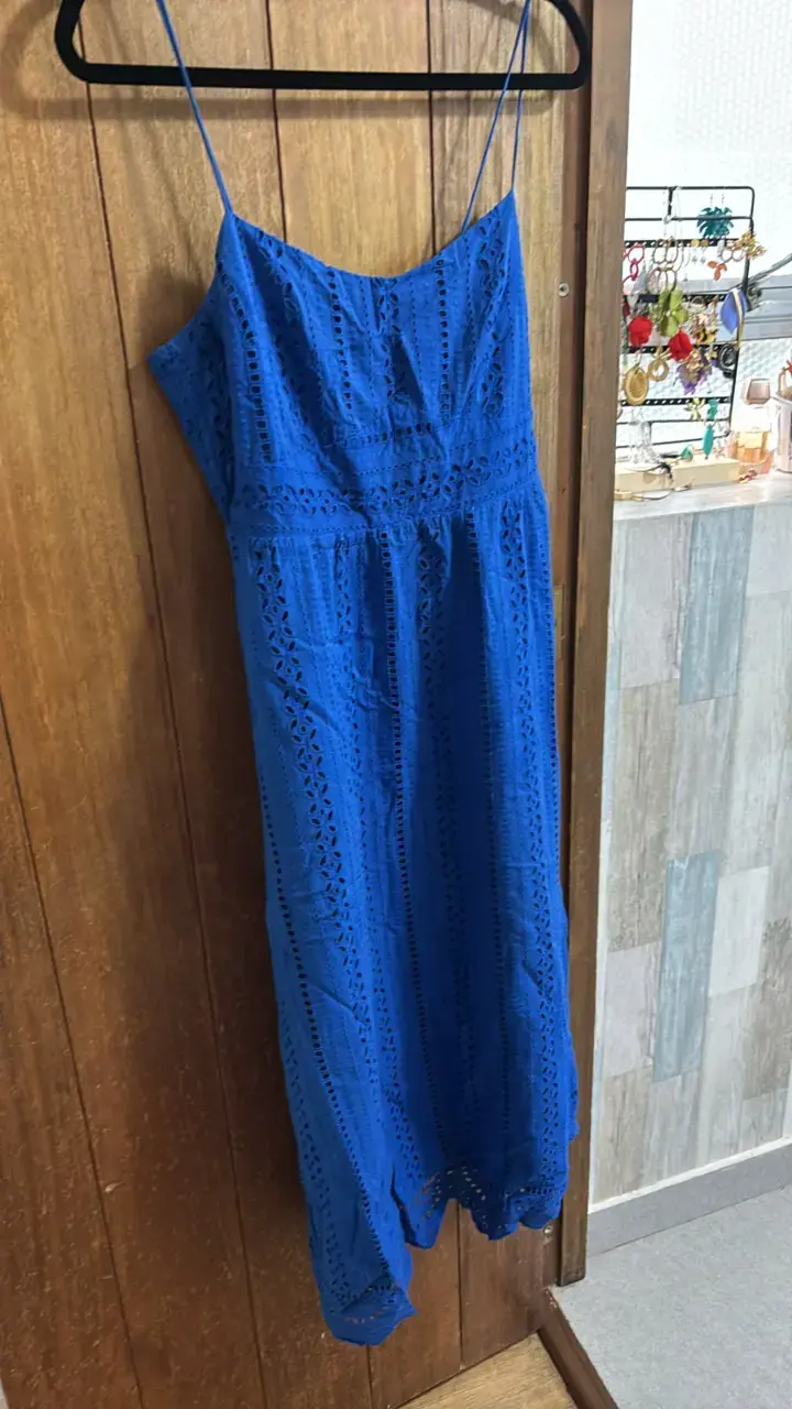 Vestido largo azul con diseño calado Zara - 2