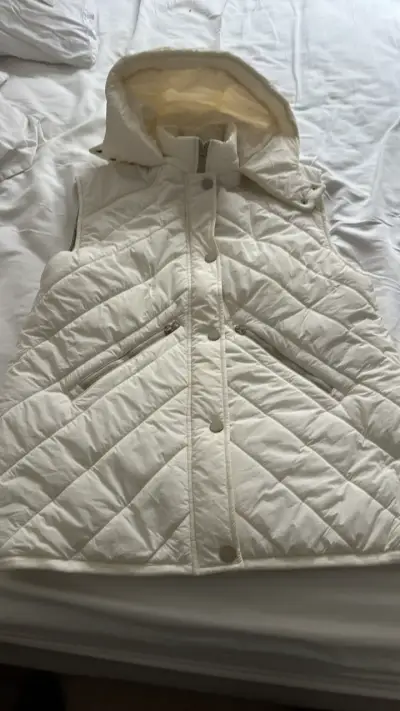 Parka acolchado sin mangas blanco con capucha - miniatura 1