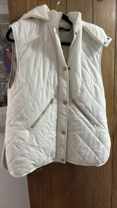Parka acolchado sin mangas blanco con capucha - miniatura 3