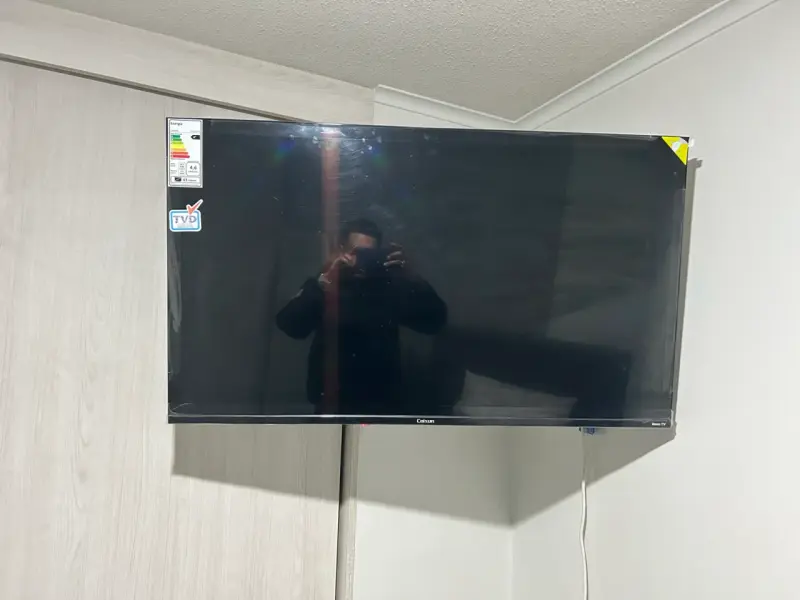 Televisor LED Caixun 43 pulgadas Full HD - 2