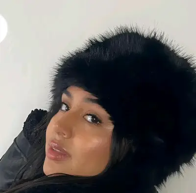 Gorro de invierno negro con forro de piel sintética - miniatura 1