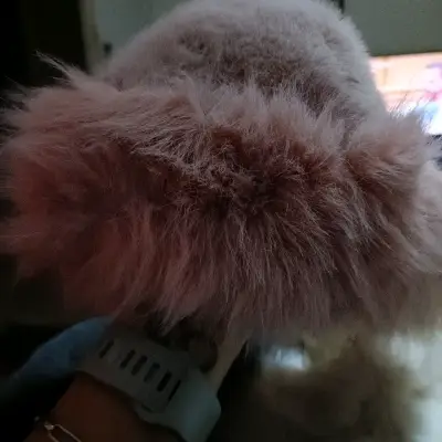 Gorro de invierno negro con forro de piel sintética - miniatura 3