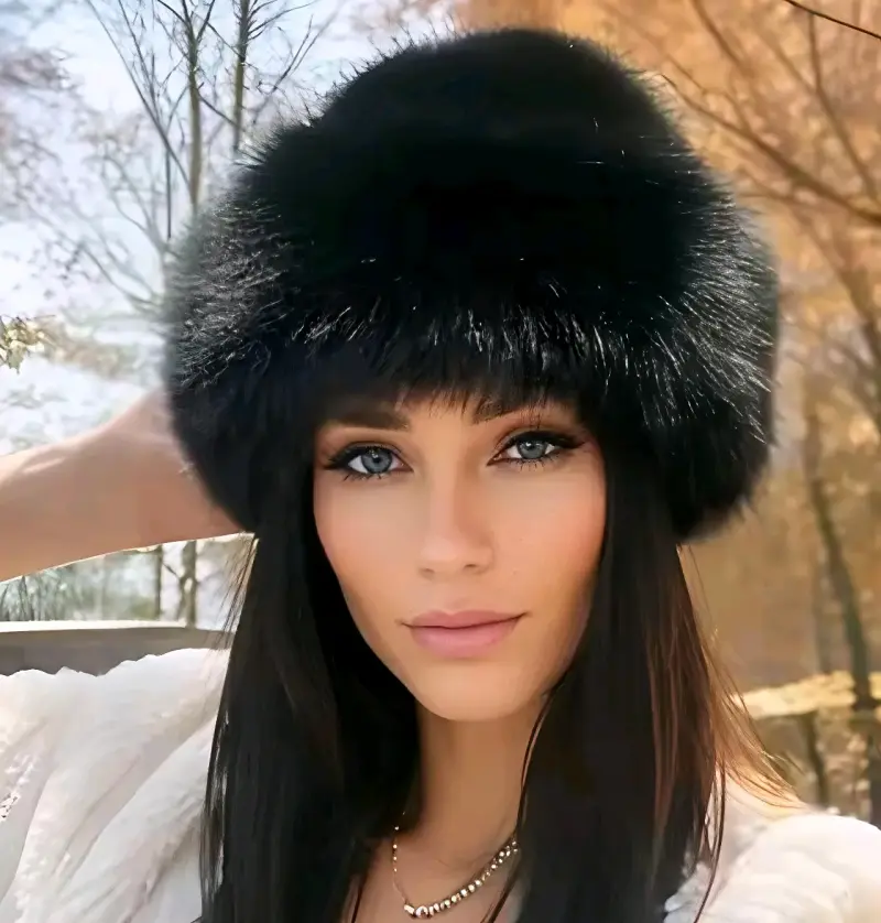Gorro de invierno negro con forro de piel sintética - 4