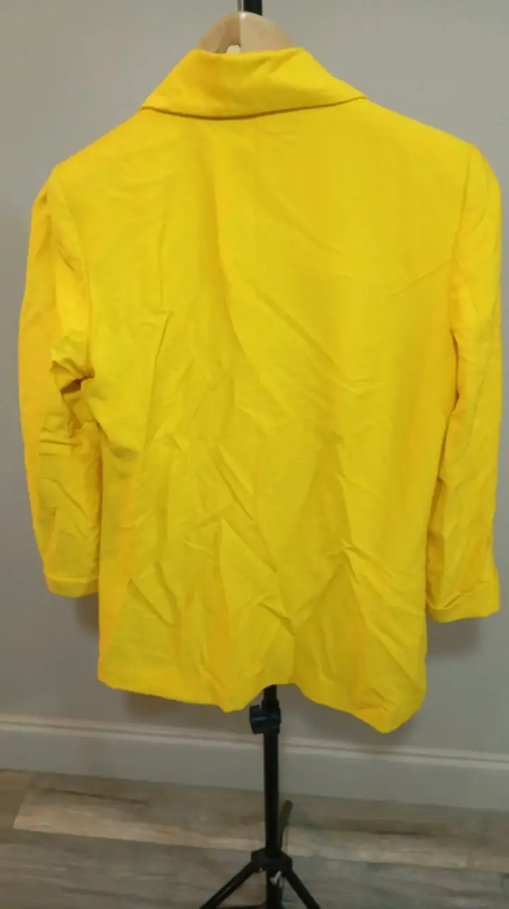 Blazer amarillo para mujer elegante y moderno - 2