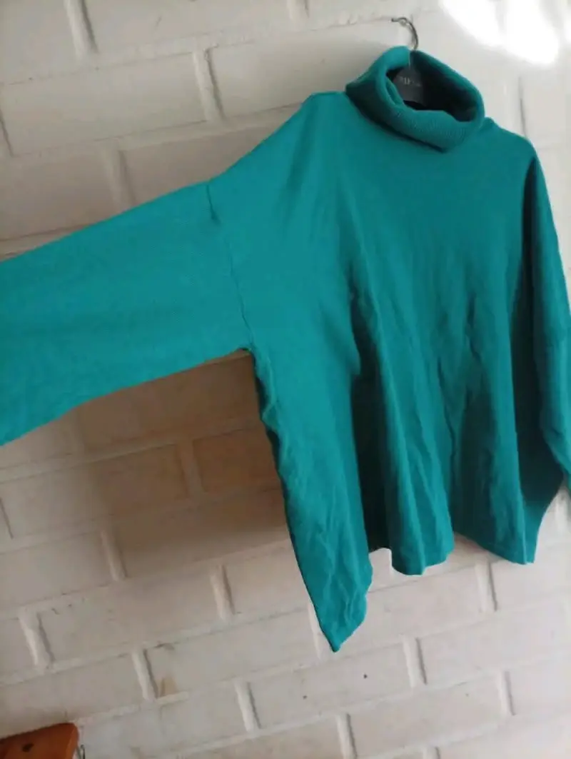 Suéter de cuello alto verde para mujer - 2